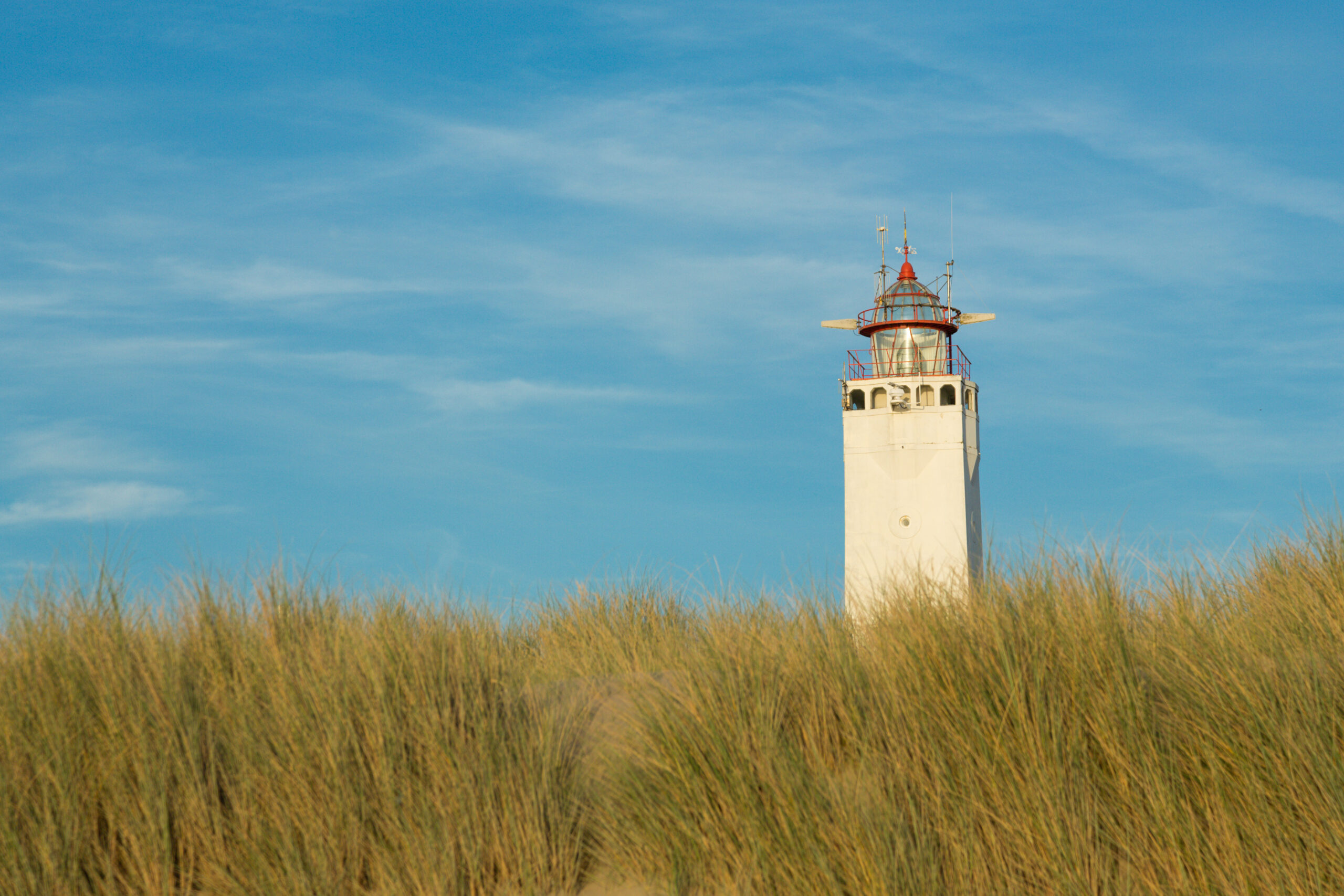 Vuurtoren aan het strand van Noordwijk